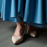 Robe bleu roi : quelles chaussures choisir pour briller lors de vos cérémonies ?